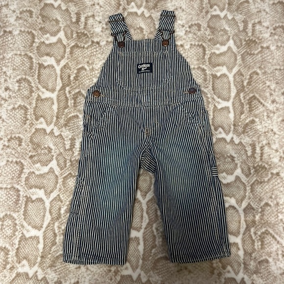 Size 9 Month Infant OshKosh Classic Railroad Stripe Overalls EUC - Picture 3 of 9